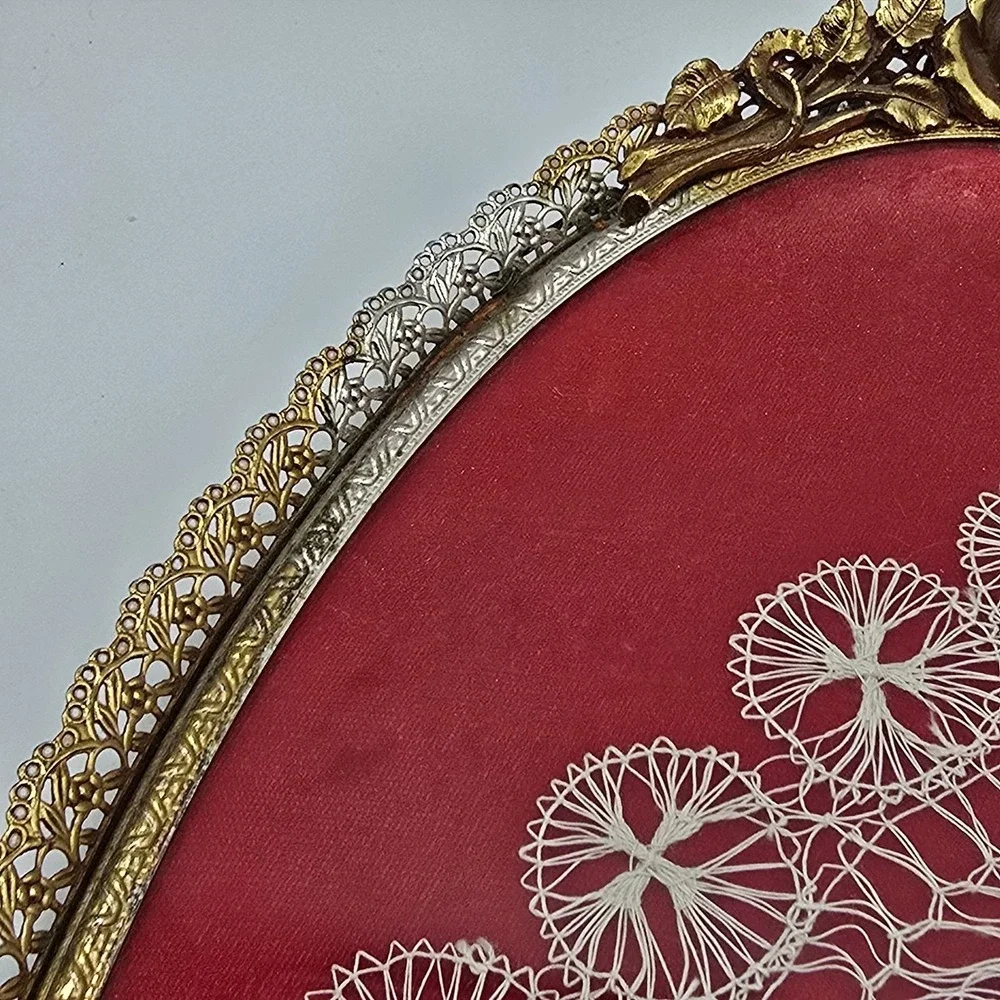 Vintage Metal Glass‎ Tray With Glass Top Chrocheted 1907 Tatting Doily